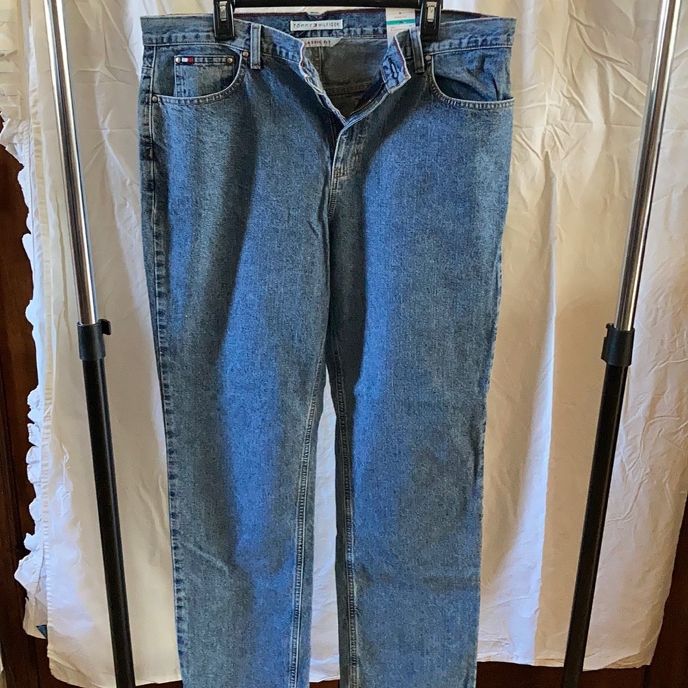 NWT Tommy Hilfiger Classic Light Weight 16L